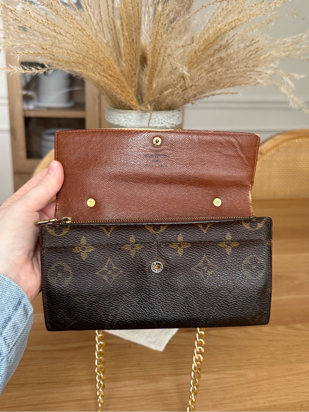✅AUTHENTIC✅LOUIS VUITTON WALLET ON A CHAIN - Picture 11 of 12